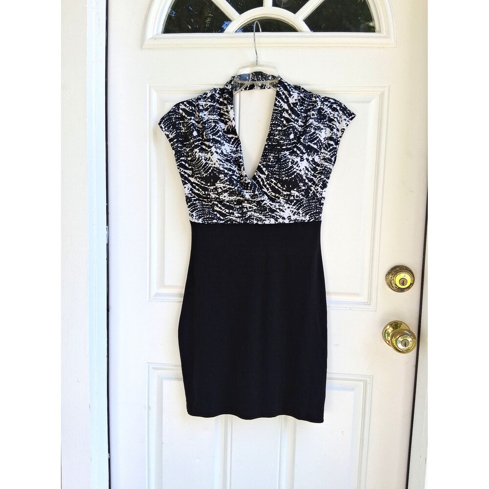 256 Bodycon Dress Mixxology LA Small Women's Black & White Snake Print